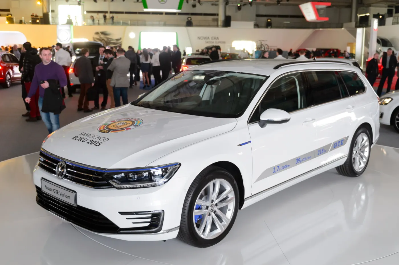2140848-hybrydowy-volkswagen-passat-gte.jpg