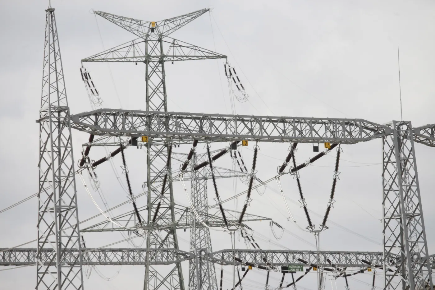 2158506-stacja-elektroenergetyczna-400.jpg