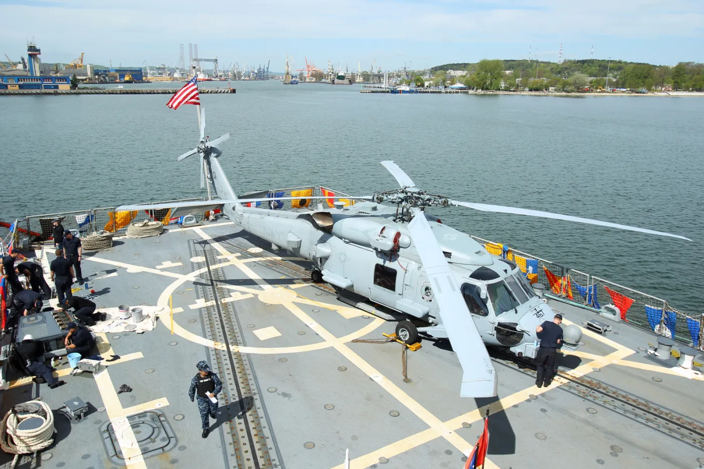 2169801-smiglowiec-sikorsky-sh-60-seahawk.jpg
