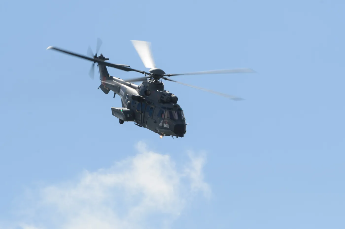 Testy śmigłowca EC-725 Caracal w 33 Bazie Lotnictwa Transportowego w Powidzu. (jk/mr) PAP/Jakub Kaczmarczyk
