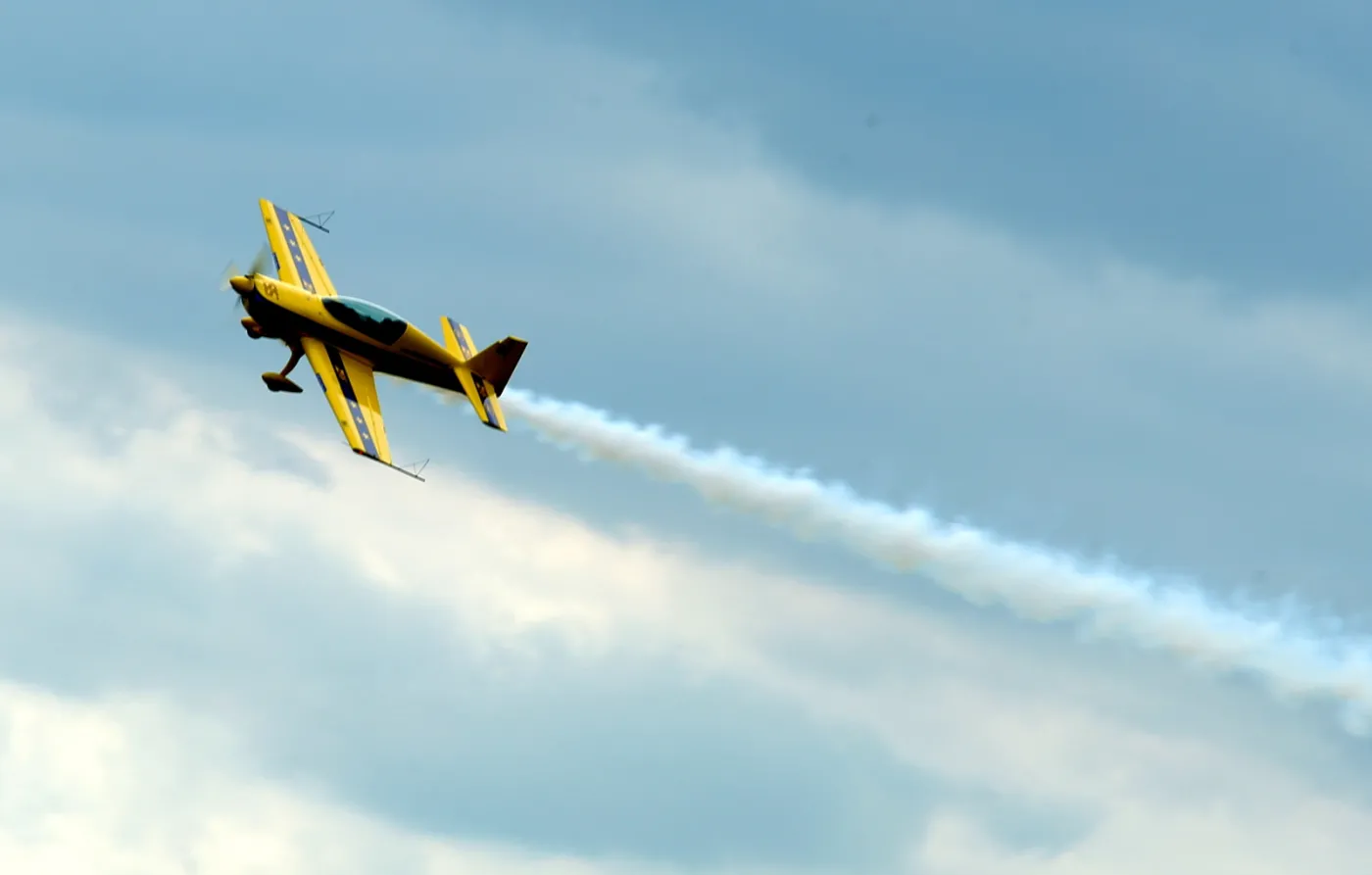 2264287-uwe-zimmermann-pilotujacy-samolot.jpg