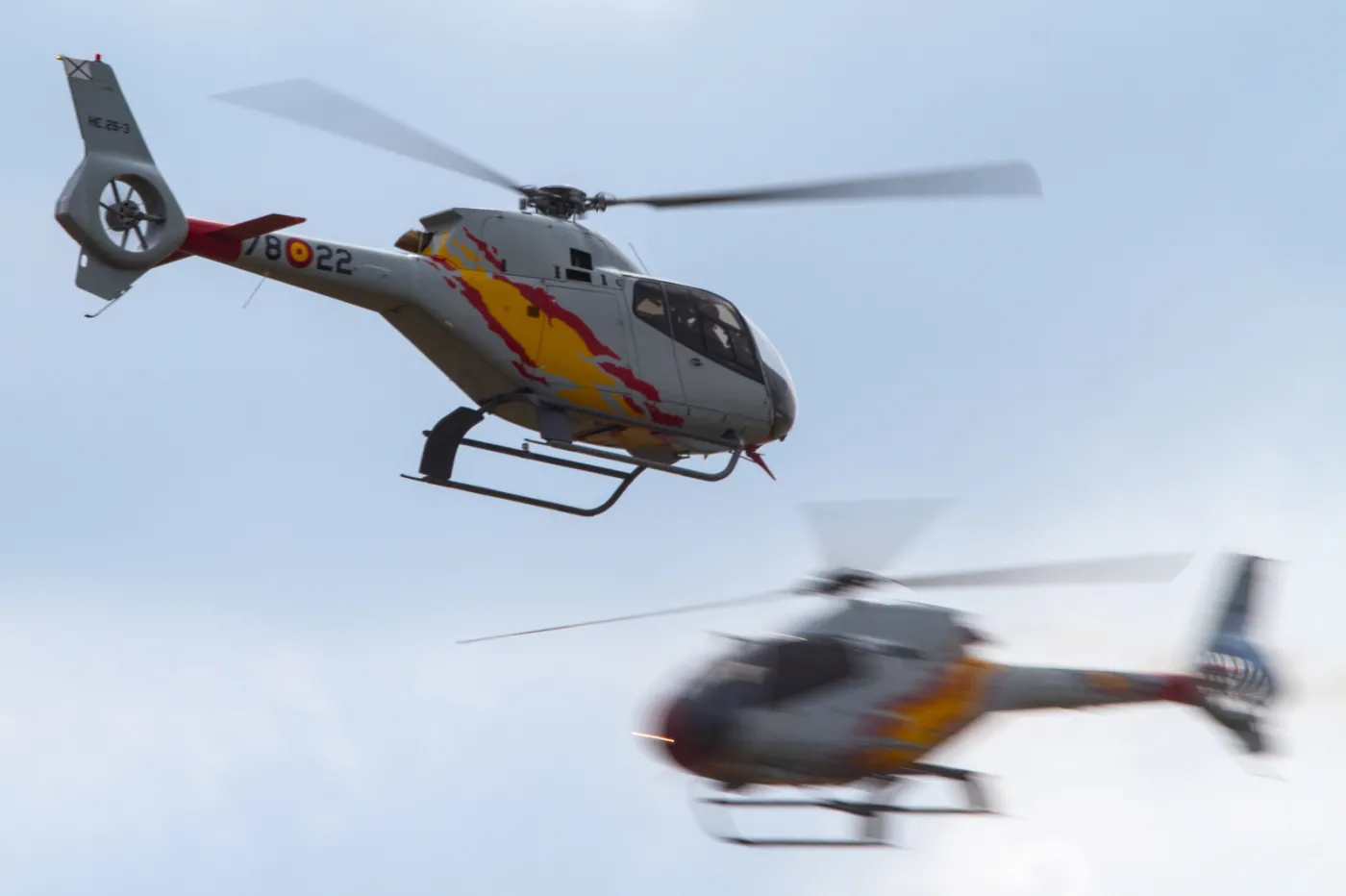 2283566-pokaz-hiszpanskiej-grupy-patrulla.jpg