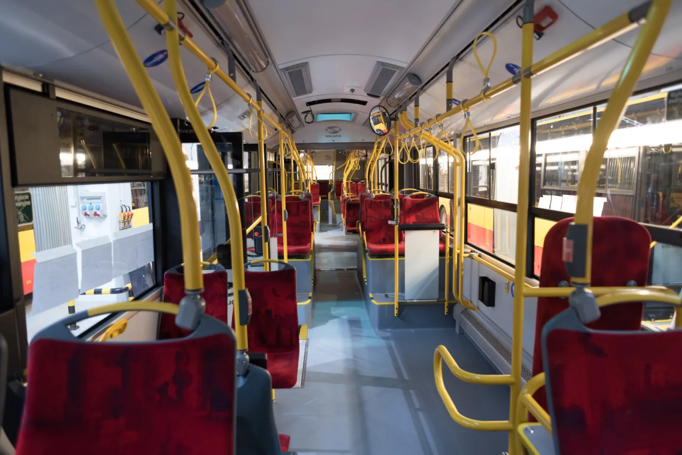 2284014-w-fabryce-firmy-solaris-bus-coach.jpg