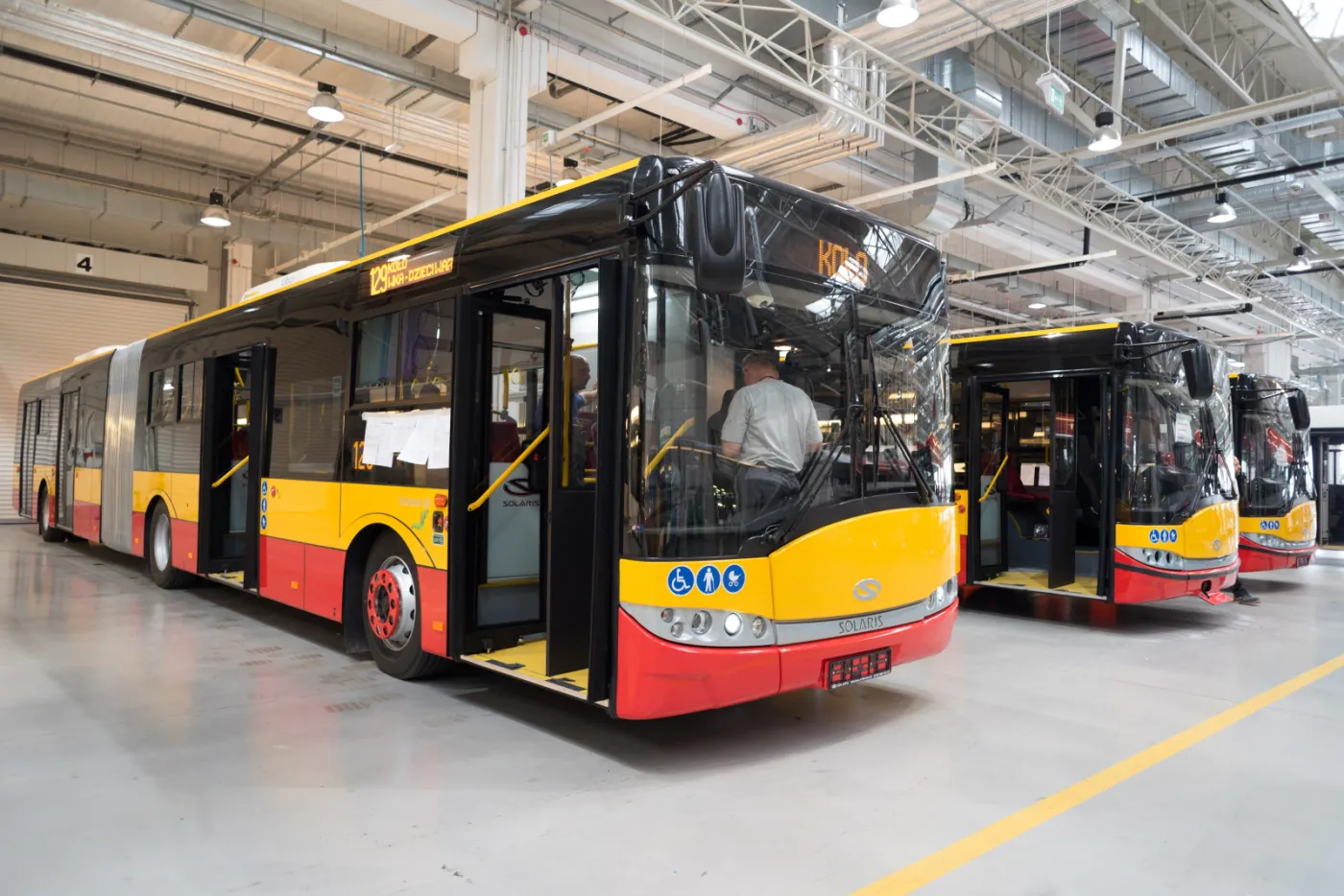 2284030-w-fabryce-firmy-solaris-bus-coach.jpg
