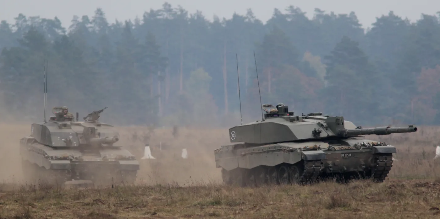 2344502-brytyjskie-czolgi-challenger-2.jpg