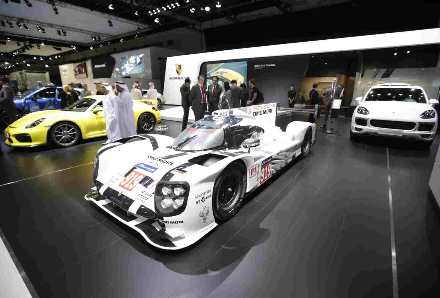 2372780-dubai-international-motor-show.jpg