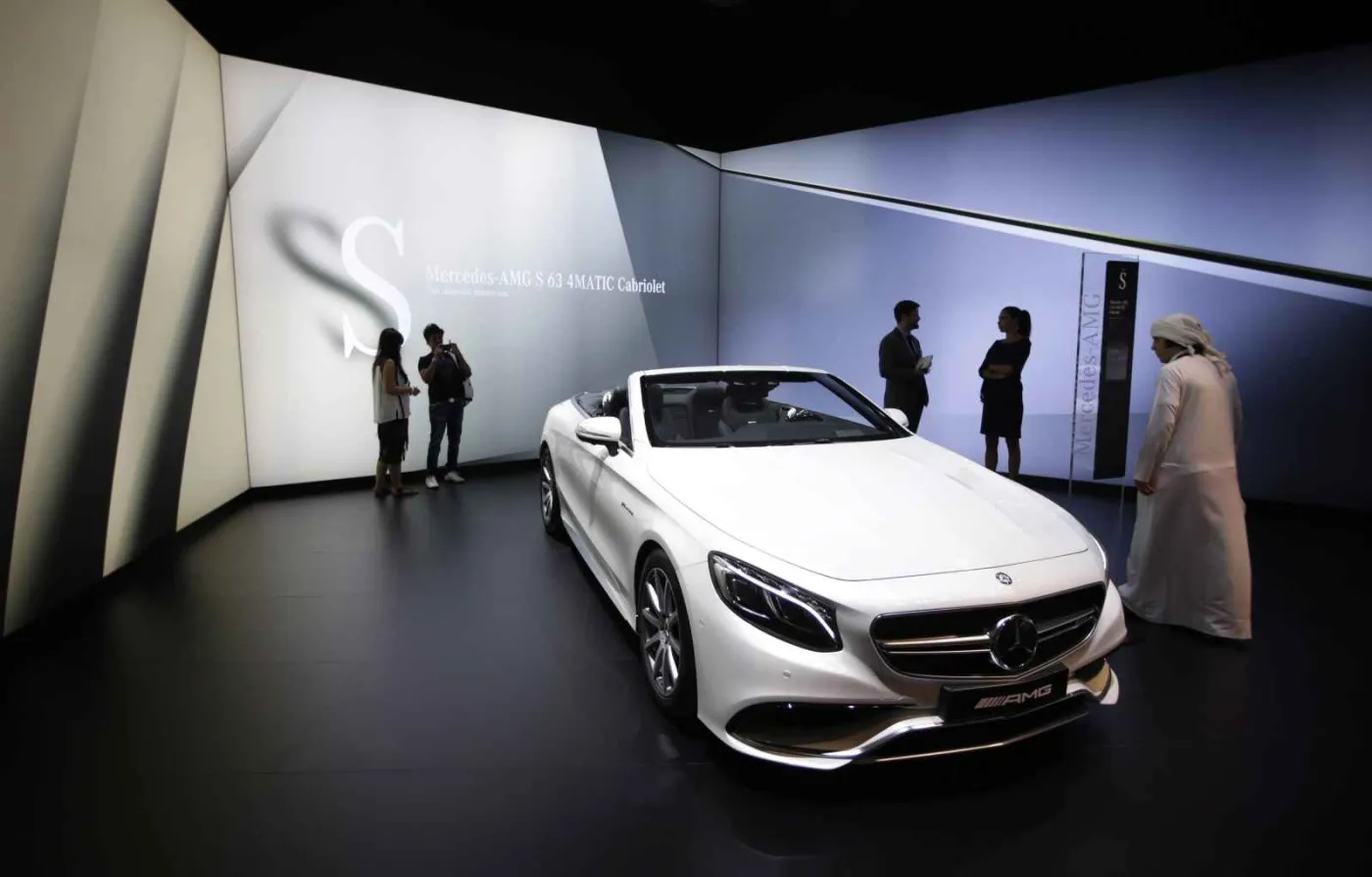2372796-dubai-international-motor-show.jpg