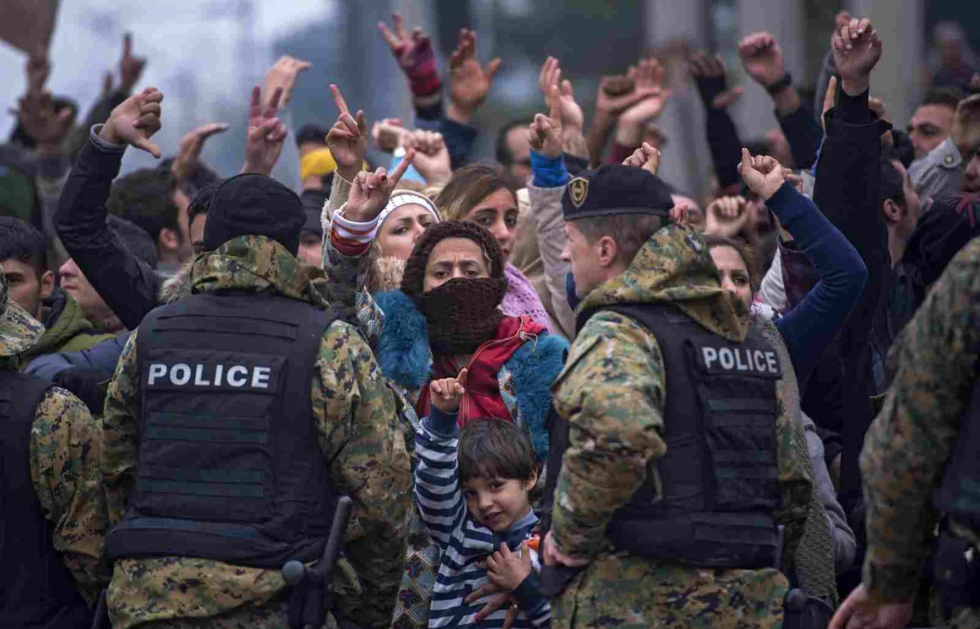 Imigranci zablokowali granicę Grecji z Macedonią. Grożą strajkiem głodowym