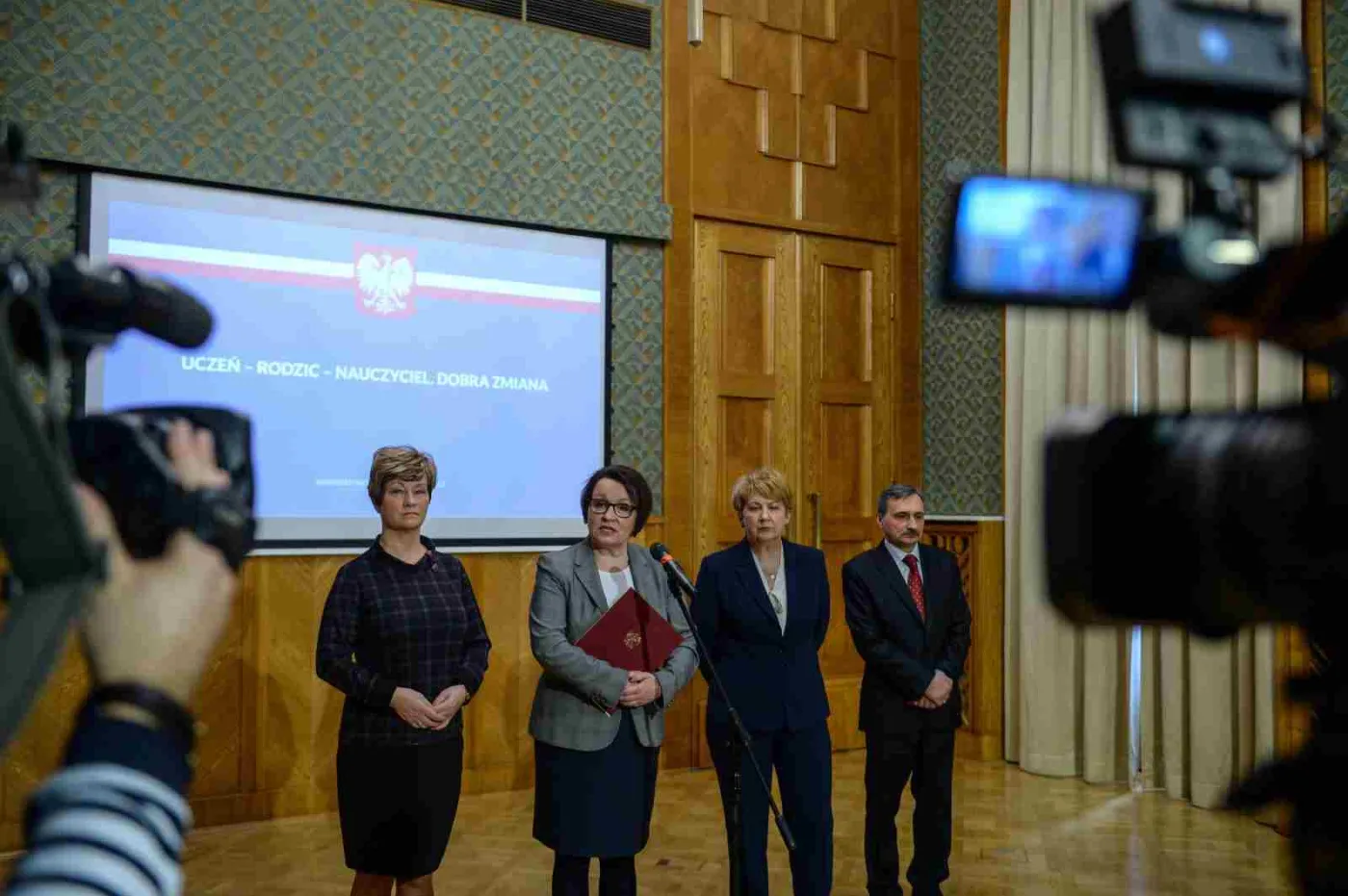 Większe wydatki na edukację i matura z religii? Wywiad z minister Anną Zalewską