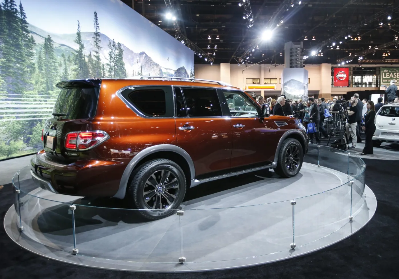 2459254-nowy-suv-2017-nissan-armada-fot.jpg