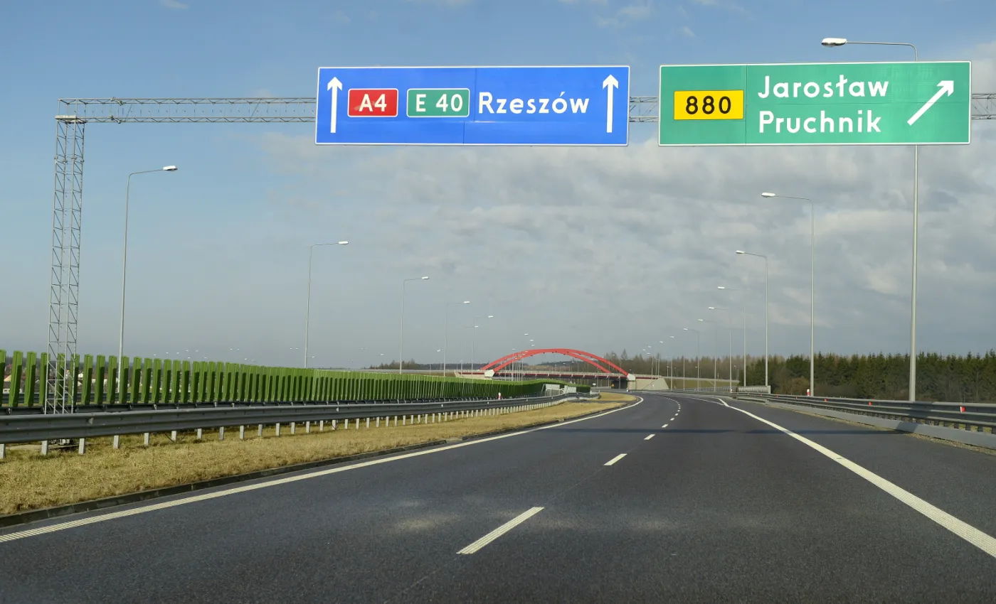 2471114-odcinek-autostrady-a4-w-okolicach.jpg
