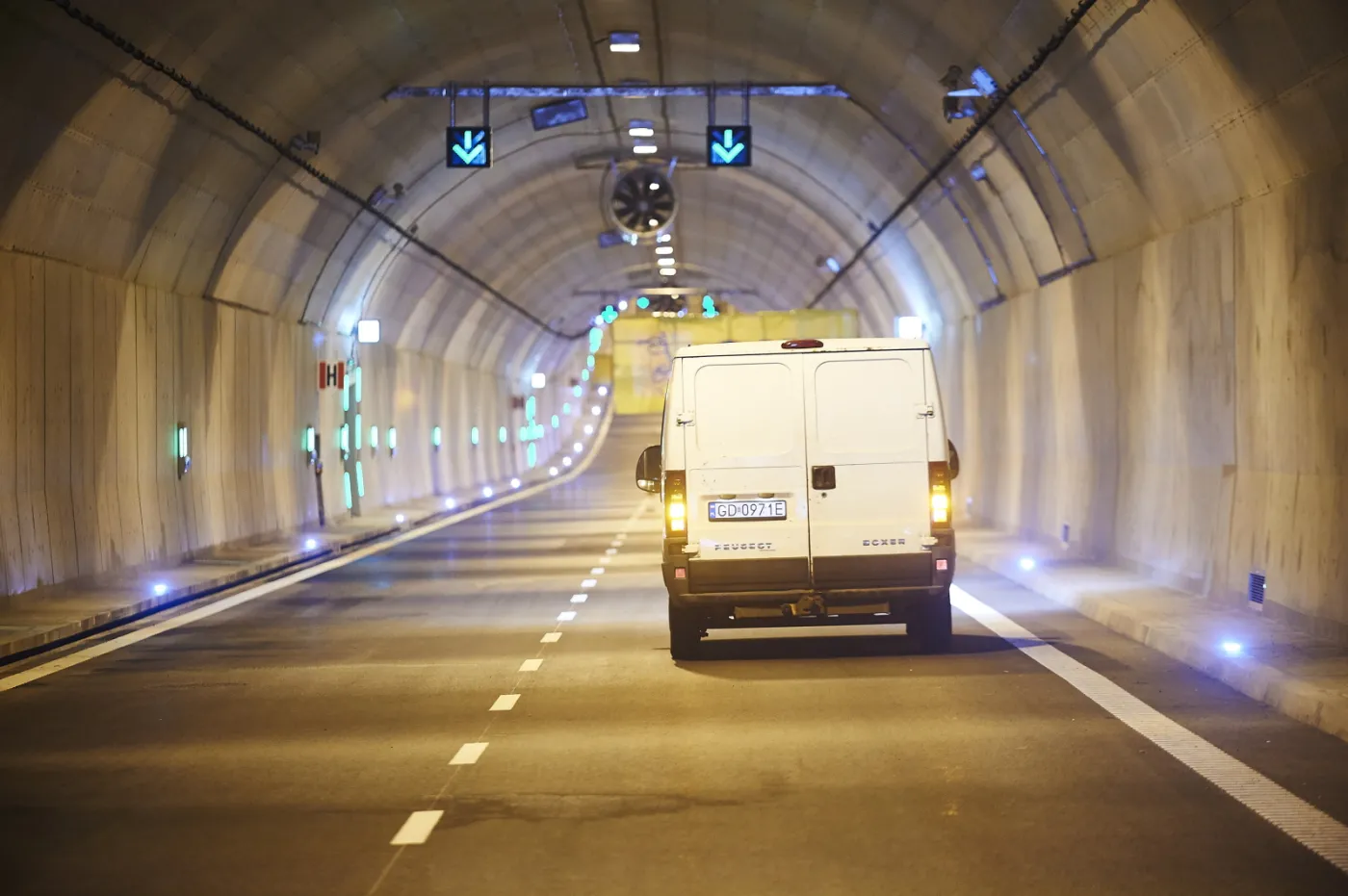 2511081-tunel-pod-martwa-wisla-w-gdansku.jpg