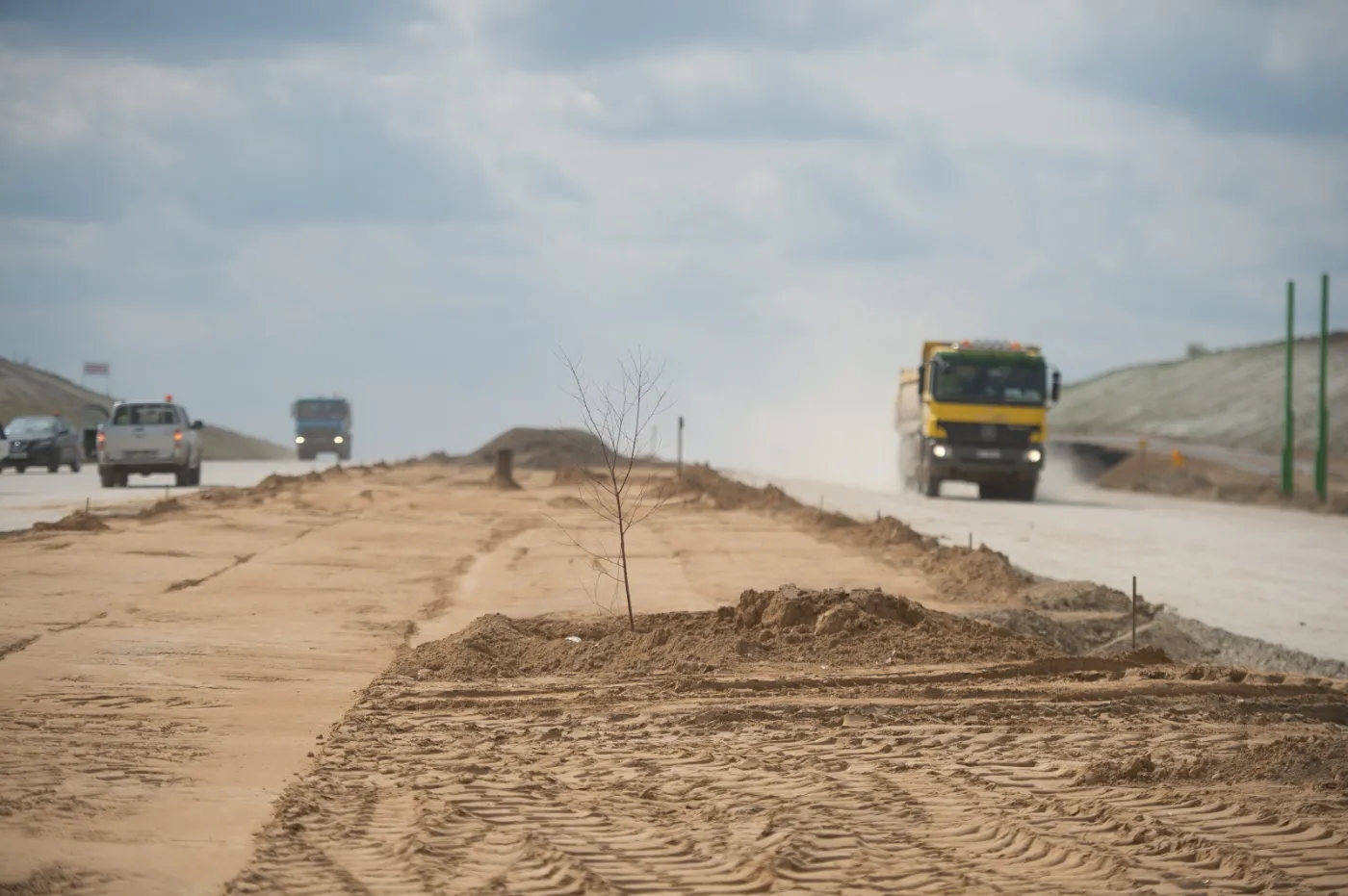 2521382-budowa-autostrady-a1-na-odcinku.jpg