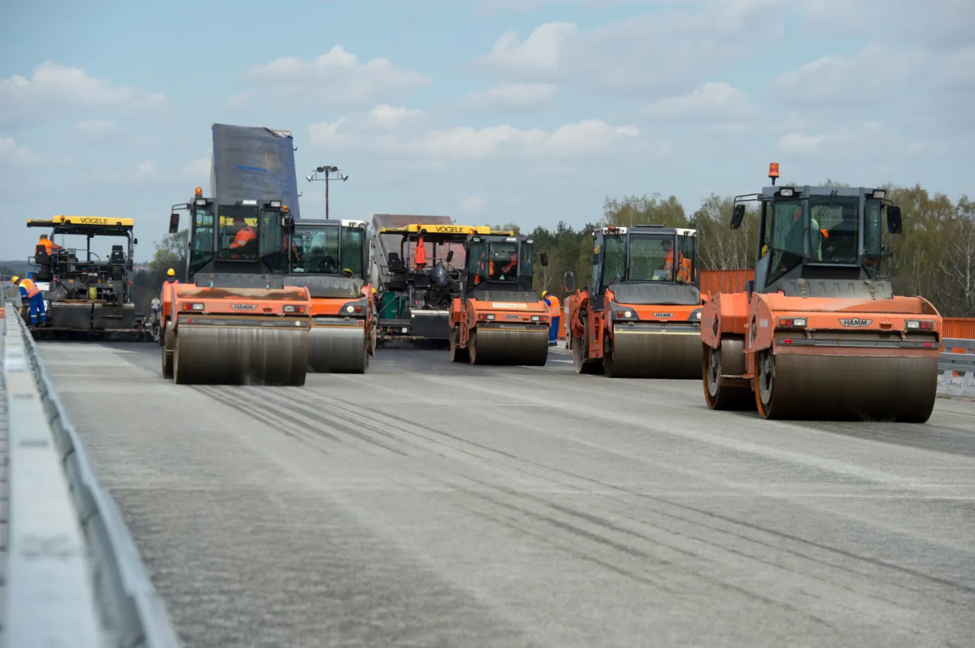2521414-budowa-autostrady-a1-na-odcinku.jpg