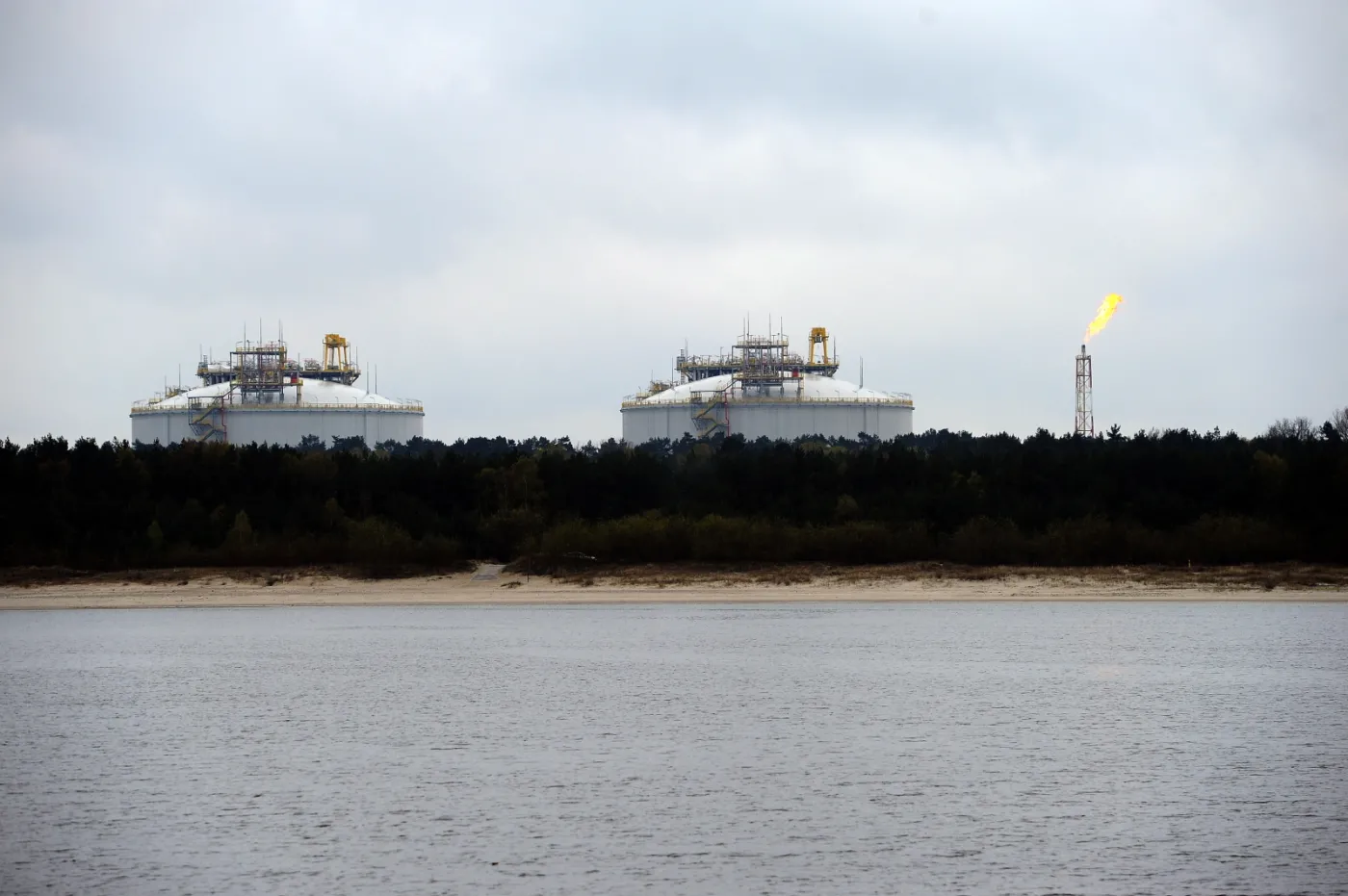 2531331-terminal-lng-w-swinoujsciu-fot.jpg