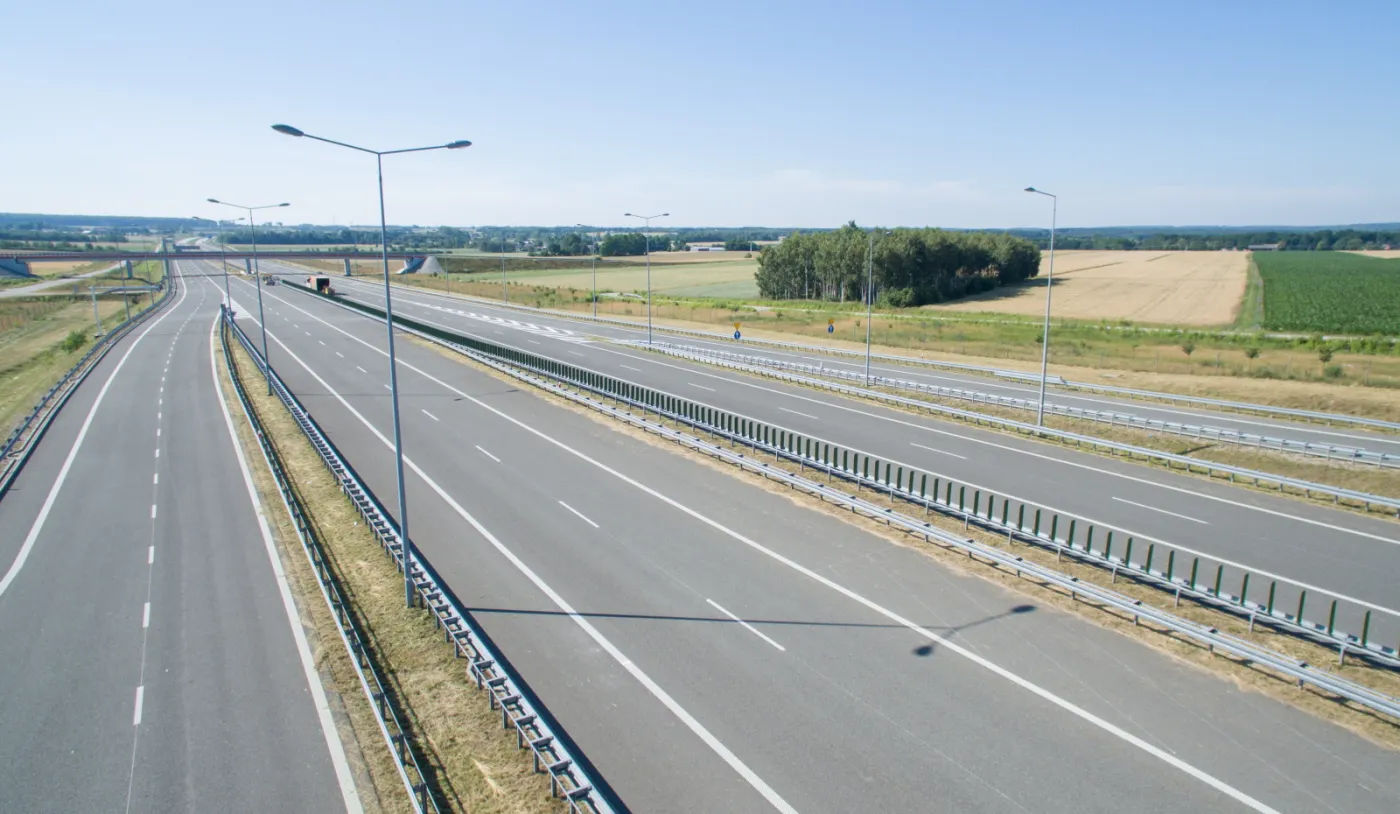 2594690-skrzyzowanie-autostrad-a1-i-a2.jpg