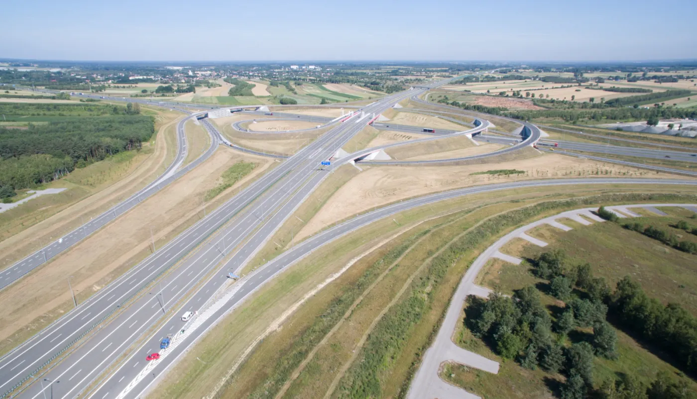 2594738-skrzyzowanie-autostrad-a1-i-a2.jpg