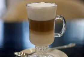 Brytyjczycy zamiast kawy wolą zieloną herbatę