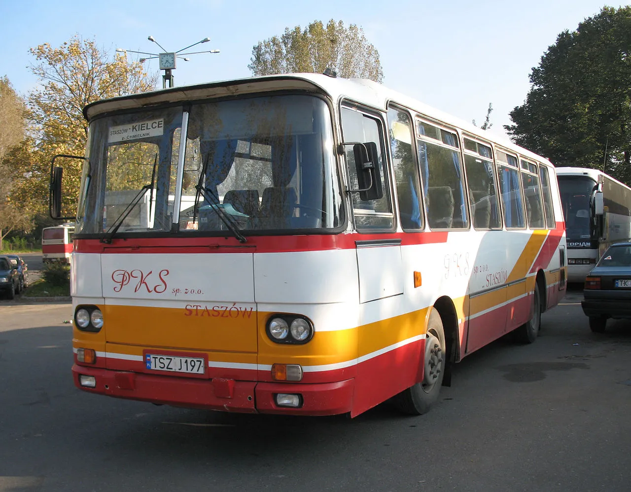 Od września pekaesy ruszą w Polskę? Ma powstać ok. 1 400 linii autobusowych