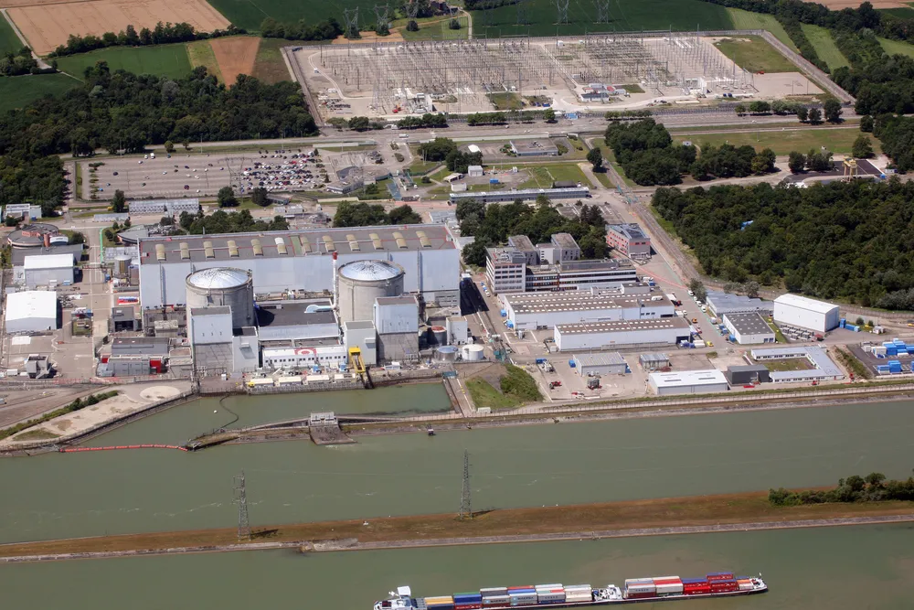 Plan Macrona wchodzi w życie. Francja zamyka najstarszą elektrownię jądrową
