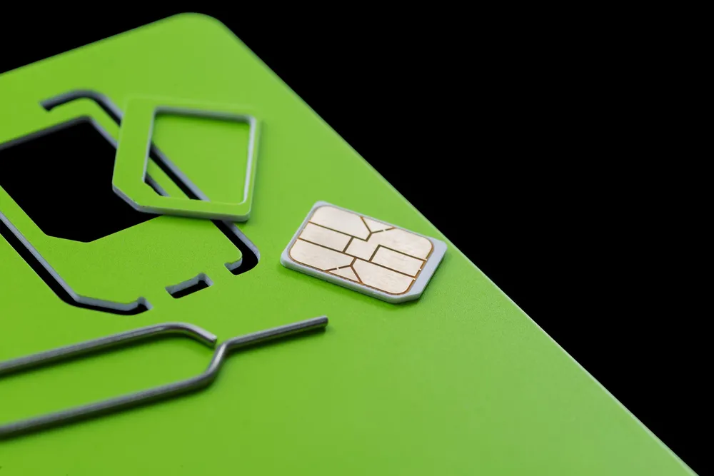 Chcesz anonimowo korzystać z telefonu? Kup kartę SIM u zagranicznego operatora