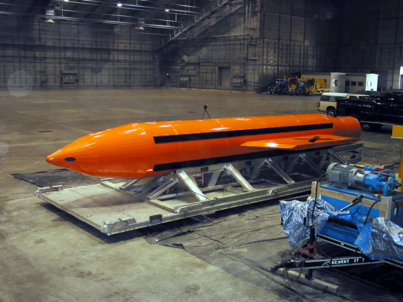 To była najpotężniejsza bomba konwencjonalna USA. Państwo Islamskie bez strat w ludziach?