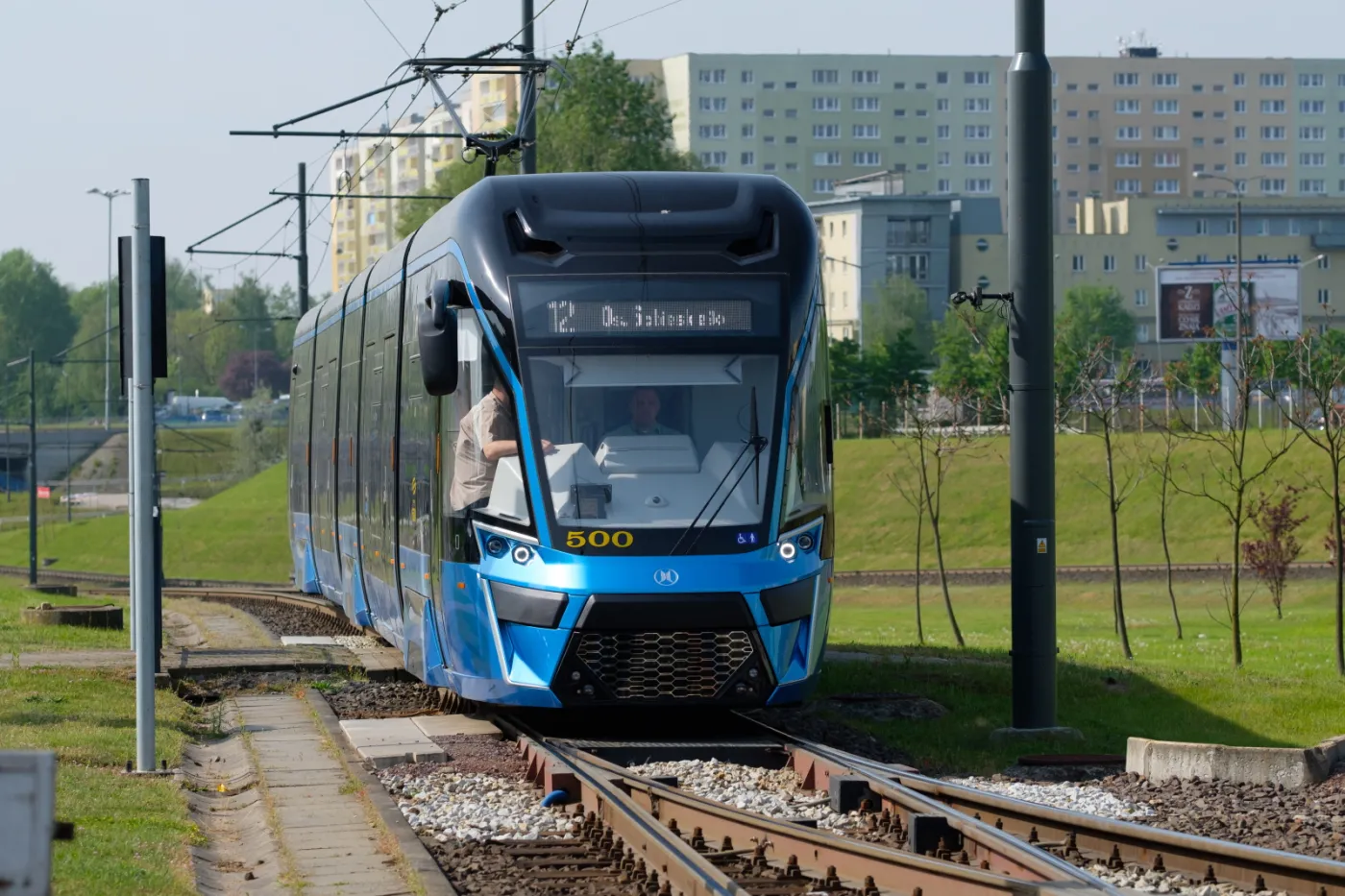 Takiego kontraktu w Poznaniu jeszcze nie było. Pierwszy Moderus Gamma wjechał na tory [ZDJĘCIA]