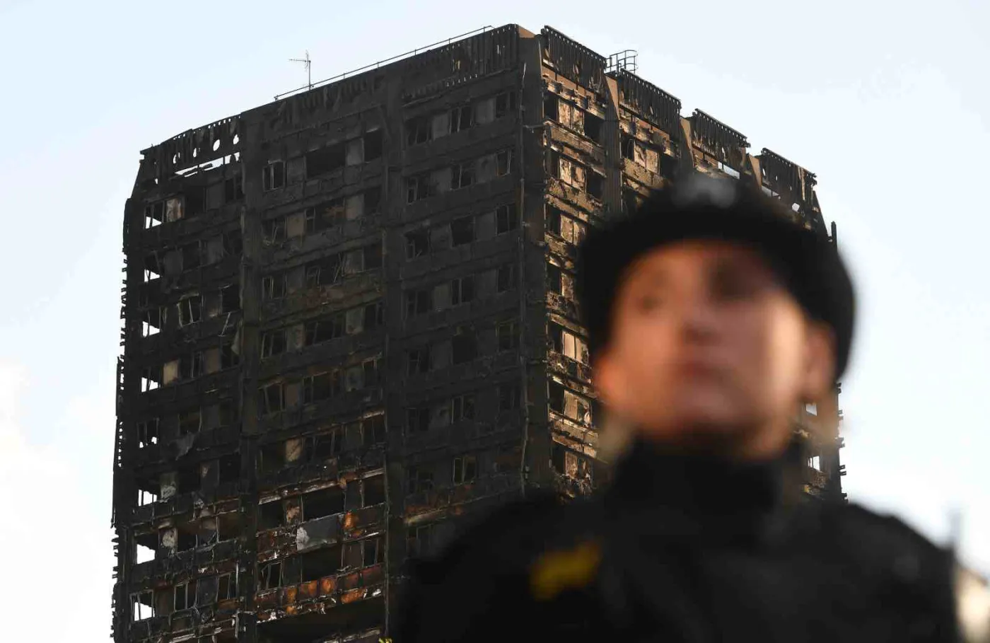 Spalony wieżowiec Grenfell Tower  EPA FACUNDO ARRIZABALAGA
