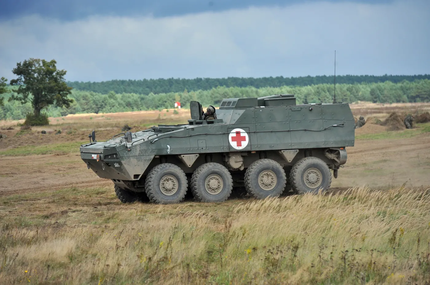 3094210-kolowy-transporter-opancerzony.jpg