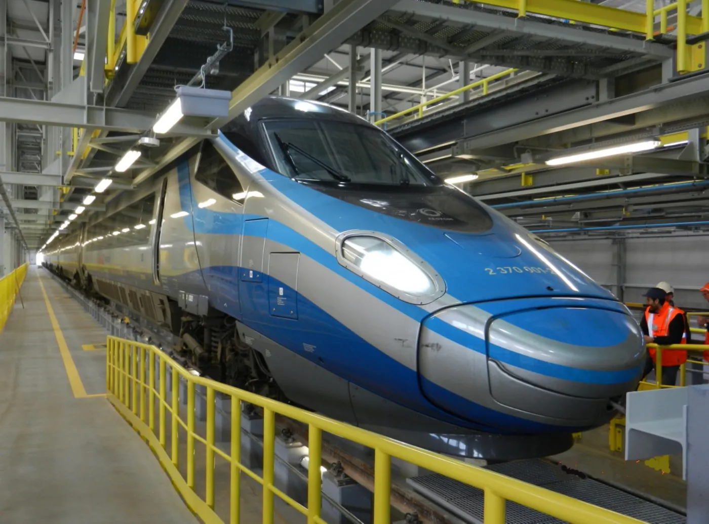 Kupujesz bilet na pendolino, a jedziesz normalnym pociągiem. Szybkie składy czekają na naprawę