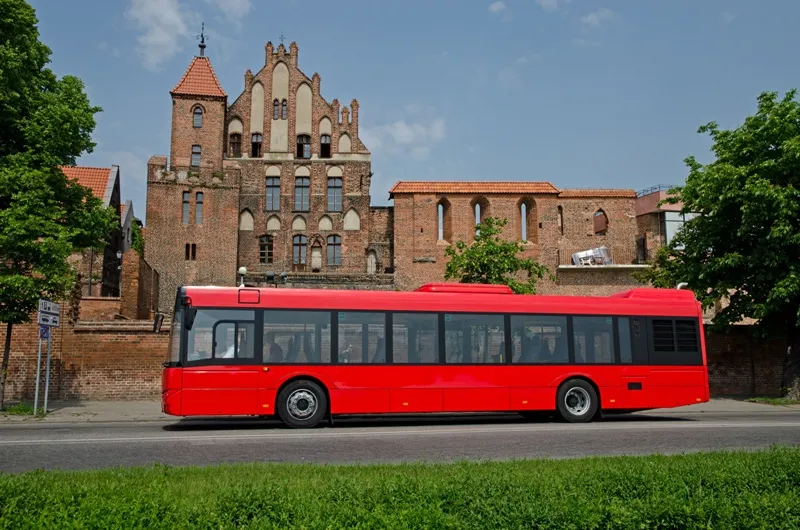 Solaris ma umowę na autobusy dla Płocka. Dostarczy 25 hybrydowych pojazdów