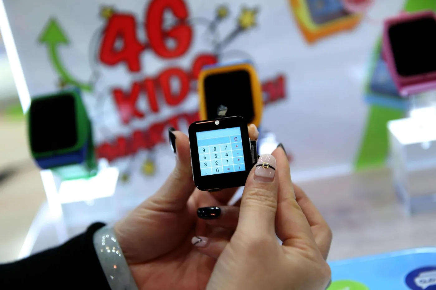 3268773-mobile-world-congress-prezentacja.jpg