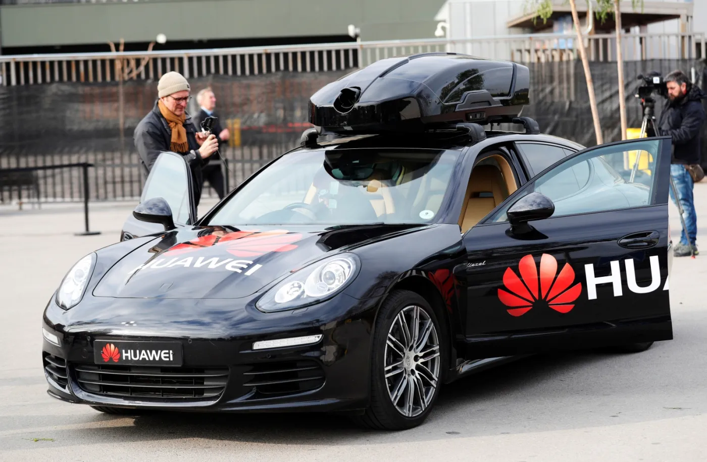 3268837-porsche-sterowane-przez-telefon.jpg