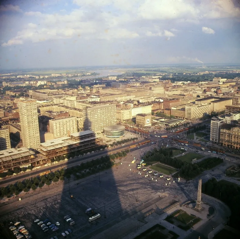 Warszawa na kolorowych zdjęciach z lat 60.