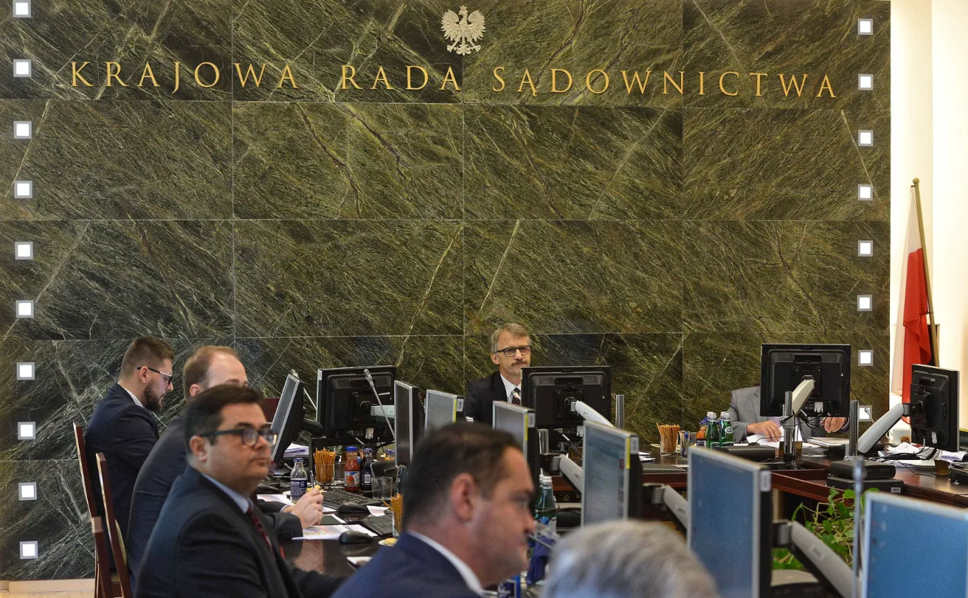 KRS po usunięciu protestujących wznowiła obrady ws. kandydatur na sędziów SN