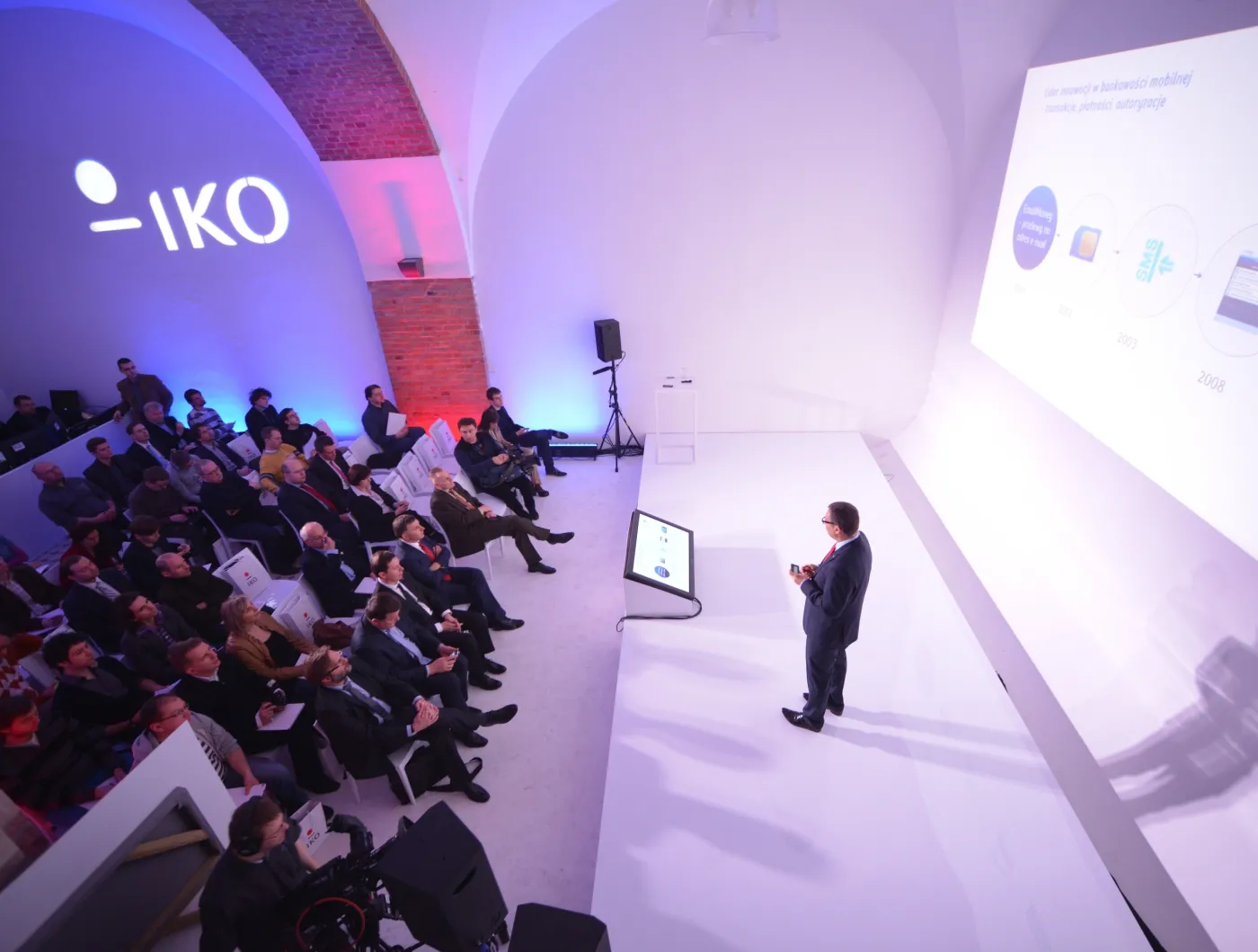 Aplikacja płatności mobilnych IKO rzuci wyzwanie Visie i Mastercardowi