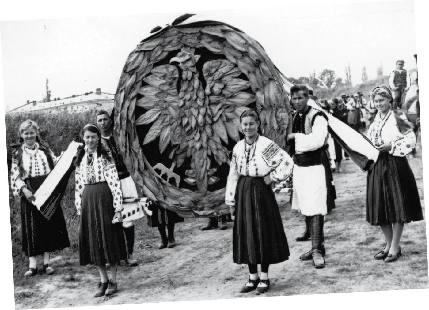 Pospieszne budowanie ojczyzny. Jak modernizowano Kresy [WYWIAD]