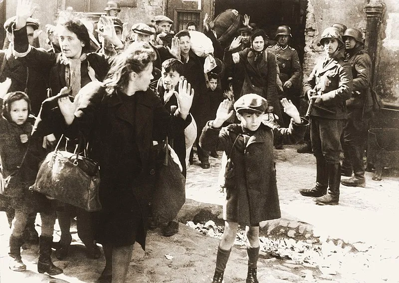Żydzi "walczyli przeciw polskiemu i nazistowskiemu reżimowi". Ambasada RP reaguje na słowa dziennikarki MSNBC