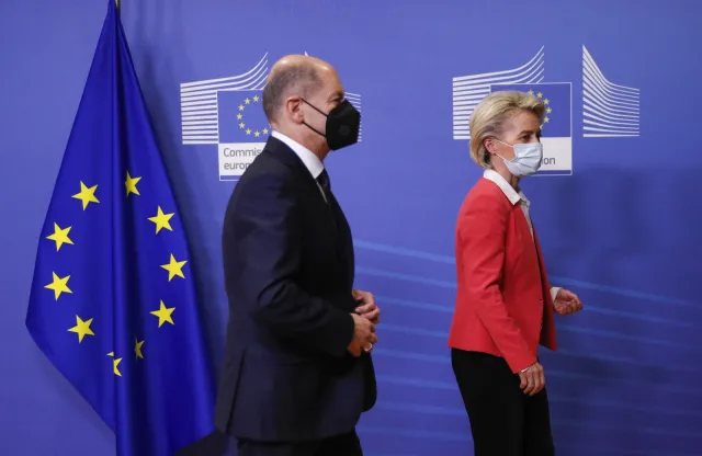 Von der Leyen i Scholz mówili o sankcjach na Rosję. Dziennikarze pytali o Nord Stream 2