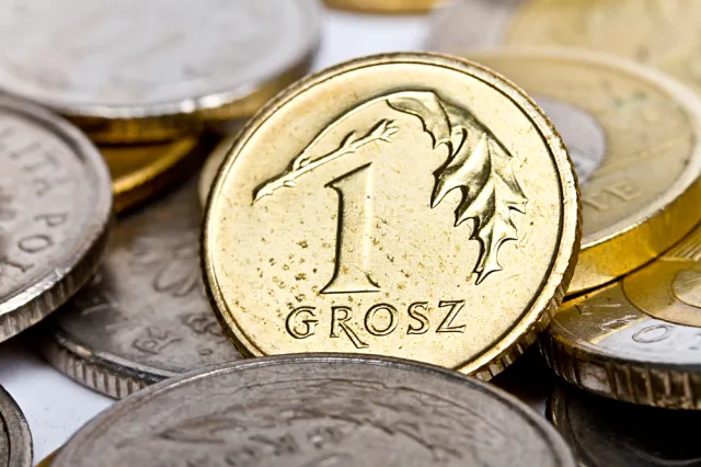 Eksperci: Jeśli złotówka będzie się nadal umacniać, będzie znikać problem frankowiczów