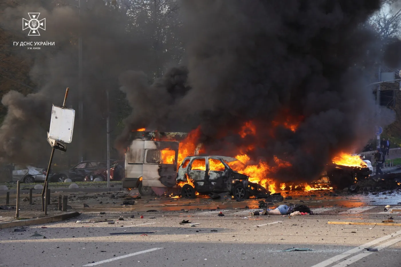 Kijów po rosyjskim ataku: Problemy z prądem, o 14.30 znów zawyły syreny