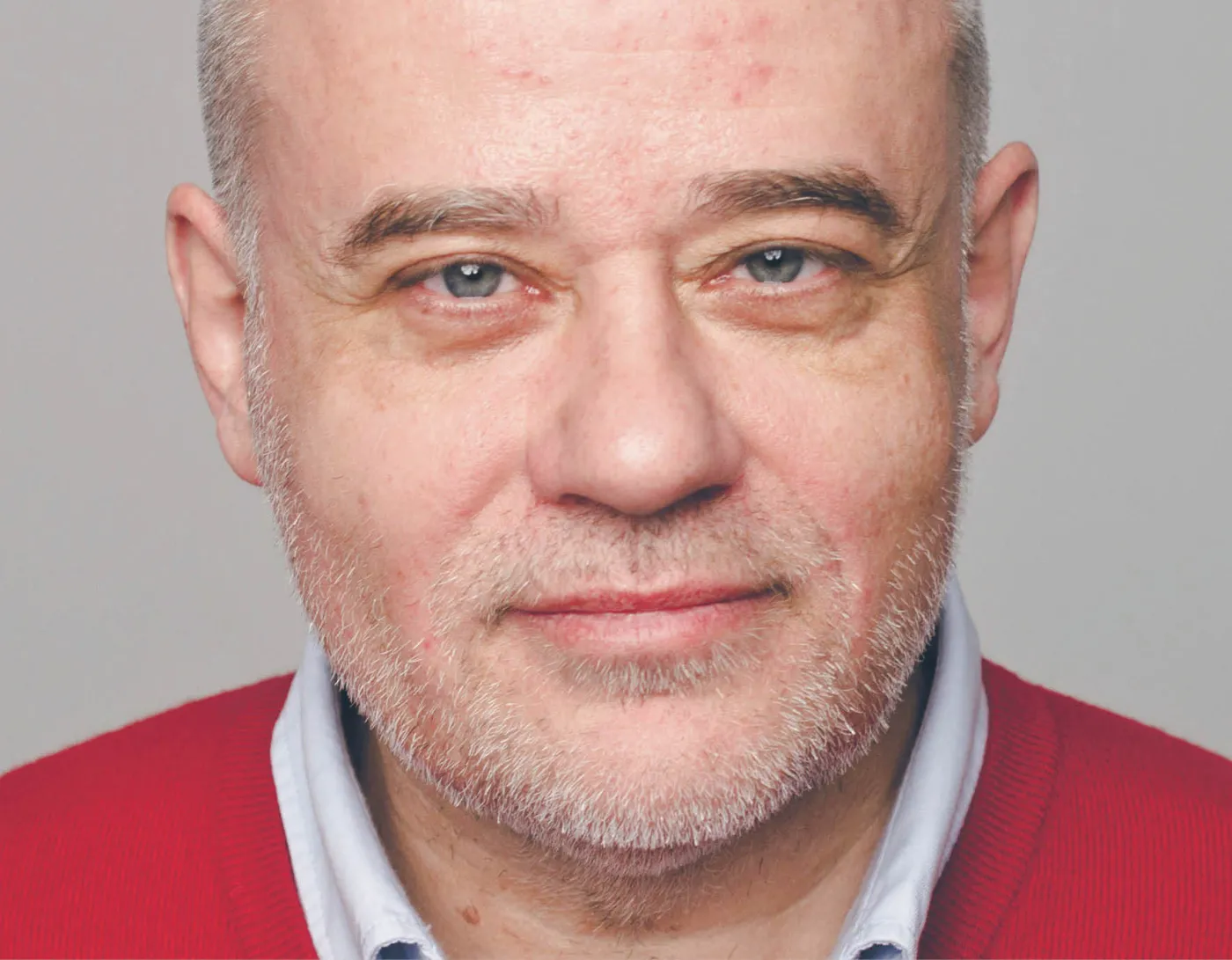Prof. dr hab. Dariusz Galasiński psycholog i językoznawca, pracuje w Centrum Interdyscyplinarnych Badań nad Zdrowiem i Chorobą na Uniwersytecie Wrocławskim. Autor m.in. książek „Discourses of Men’s Suicide Notes”, „Fathers, Fatherhood and Mental Illness”, „Men’s discourses of depression”. Prowadzi blog akademicki na dariuszgalasinski.com