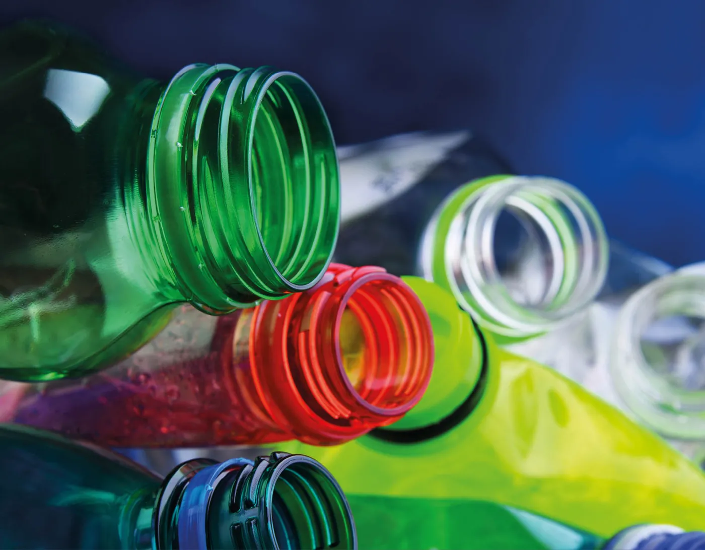 Ograniczenia dla jednorazowego plastiku. Nowe obowiązki i opłaty [PORADNIK]