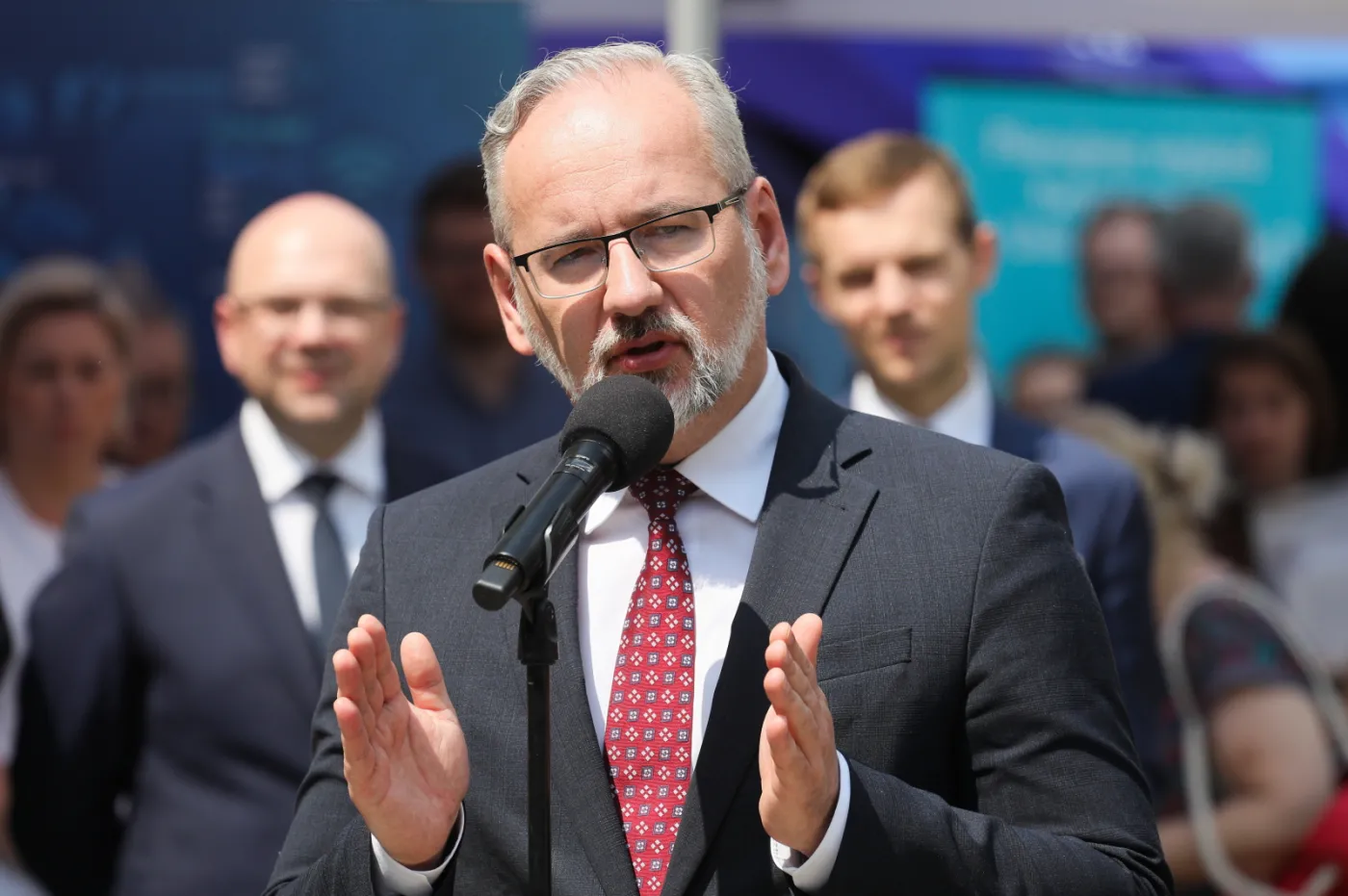 Minister zdrowia przekaże szefowi GIS czek na doposażenie sanepidów