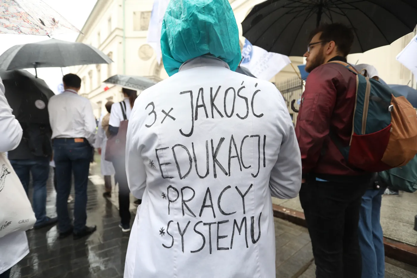 Przeciążenie medyków. Lekarz na (nie)limitowanym kontrakcie