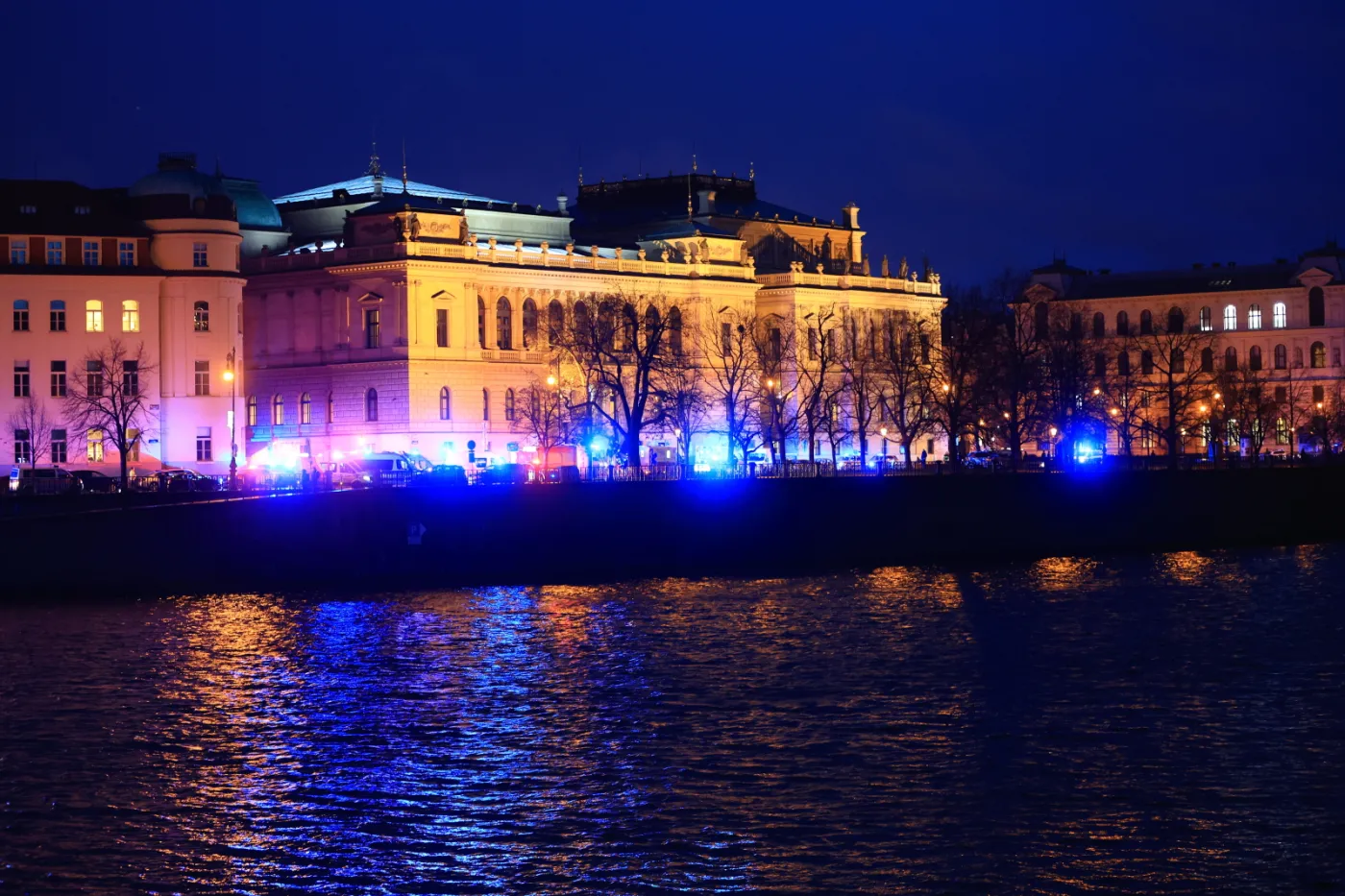 Strzelanina u sąsiadów w Pradze na uniwersytecie. Czechy: “Zabójca wyeliminowany”