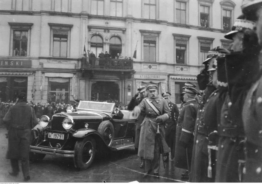 Historie spisane przez wizytatorów szkół II Rzeczpospolitej dają do myślenia