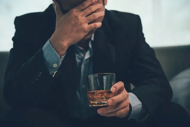 Renta alkoholowa: kto dostanie świadczenie i ile wynosi?