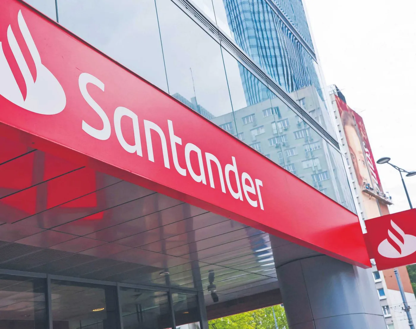 Siedem mld euro za Santander