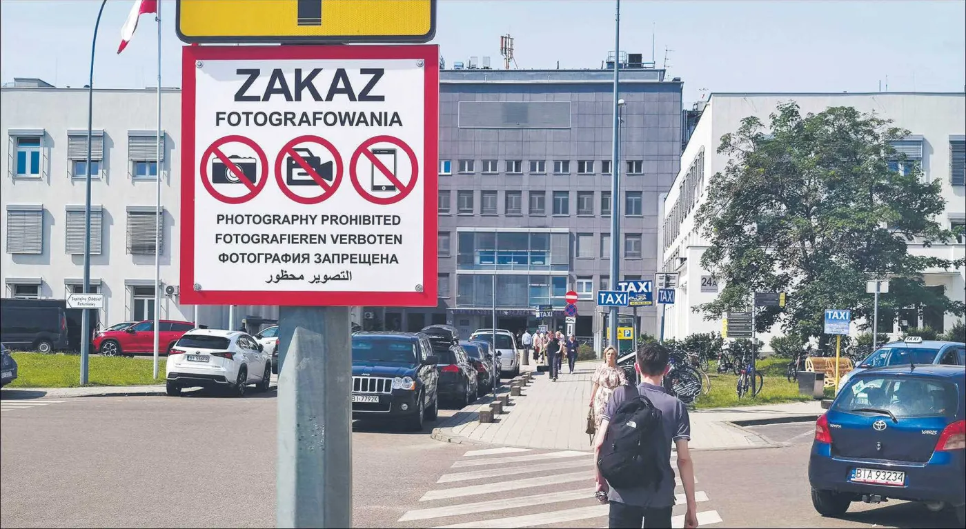 Rząd wycofuje się z zakazu robienia zdjęć